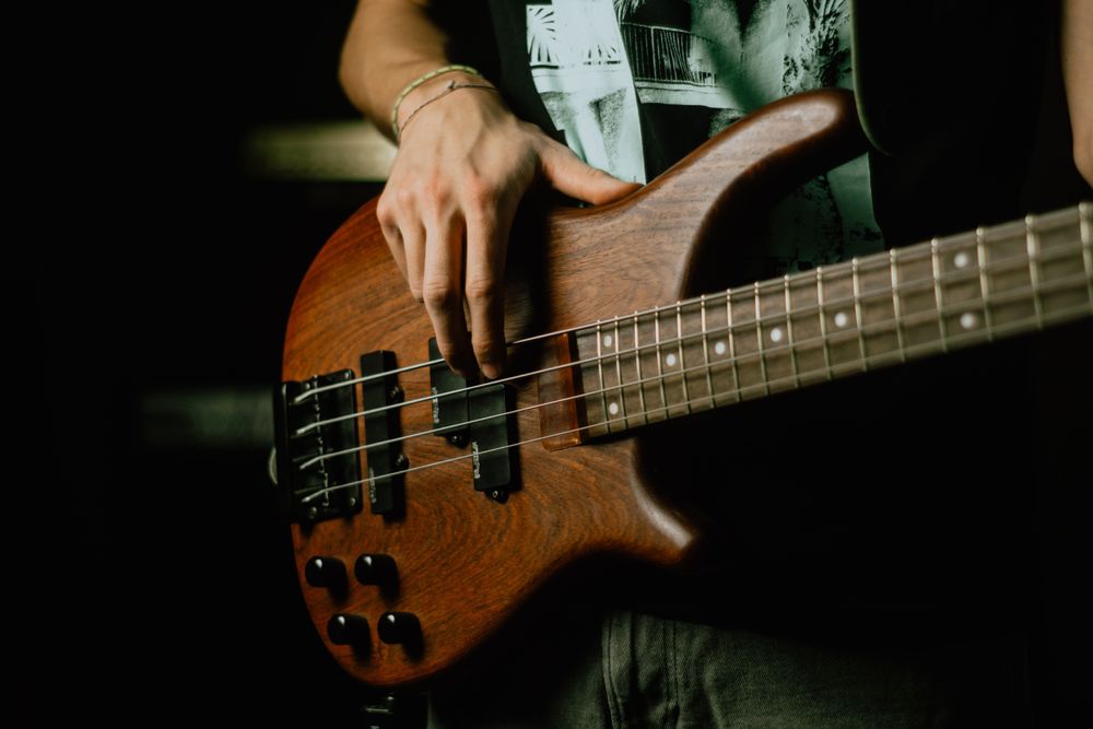 10 easy bass songs for beginners to learn